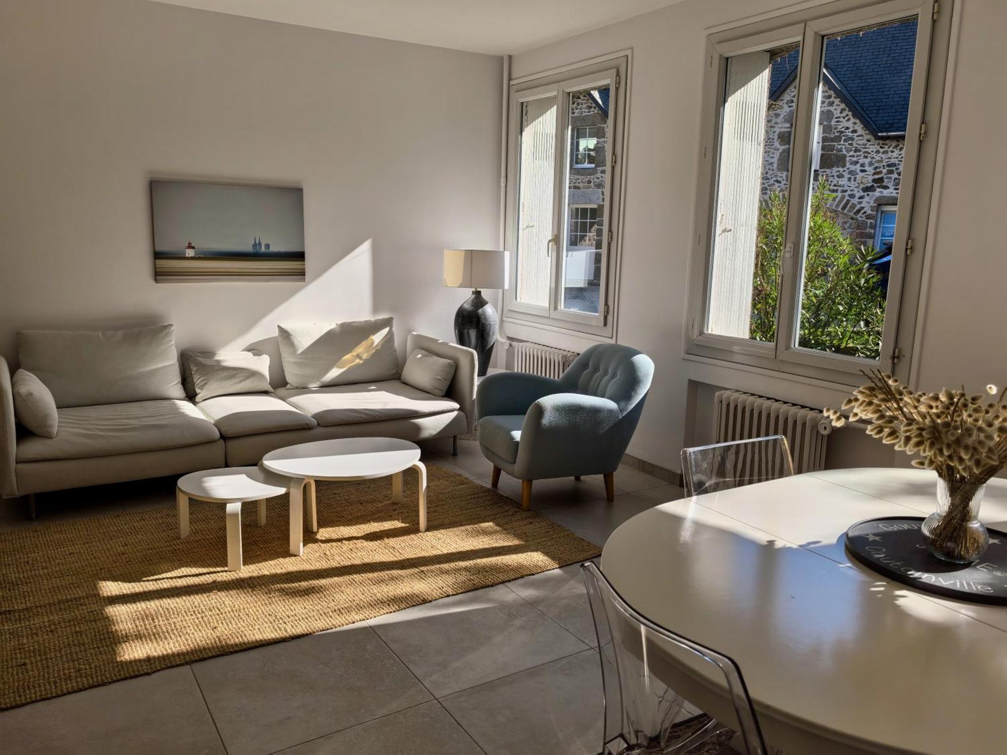 Hébergement de vacances La Triolette, Maison Chaleureuse, Indépendante Et Refaite à Neuf Dans Le Vieux Coutainville, Tourisme Ou Télétravail